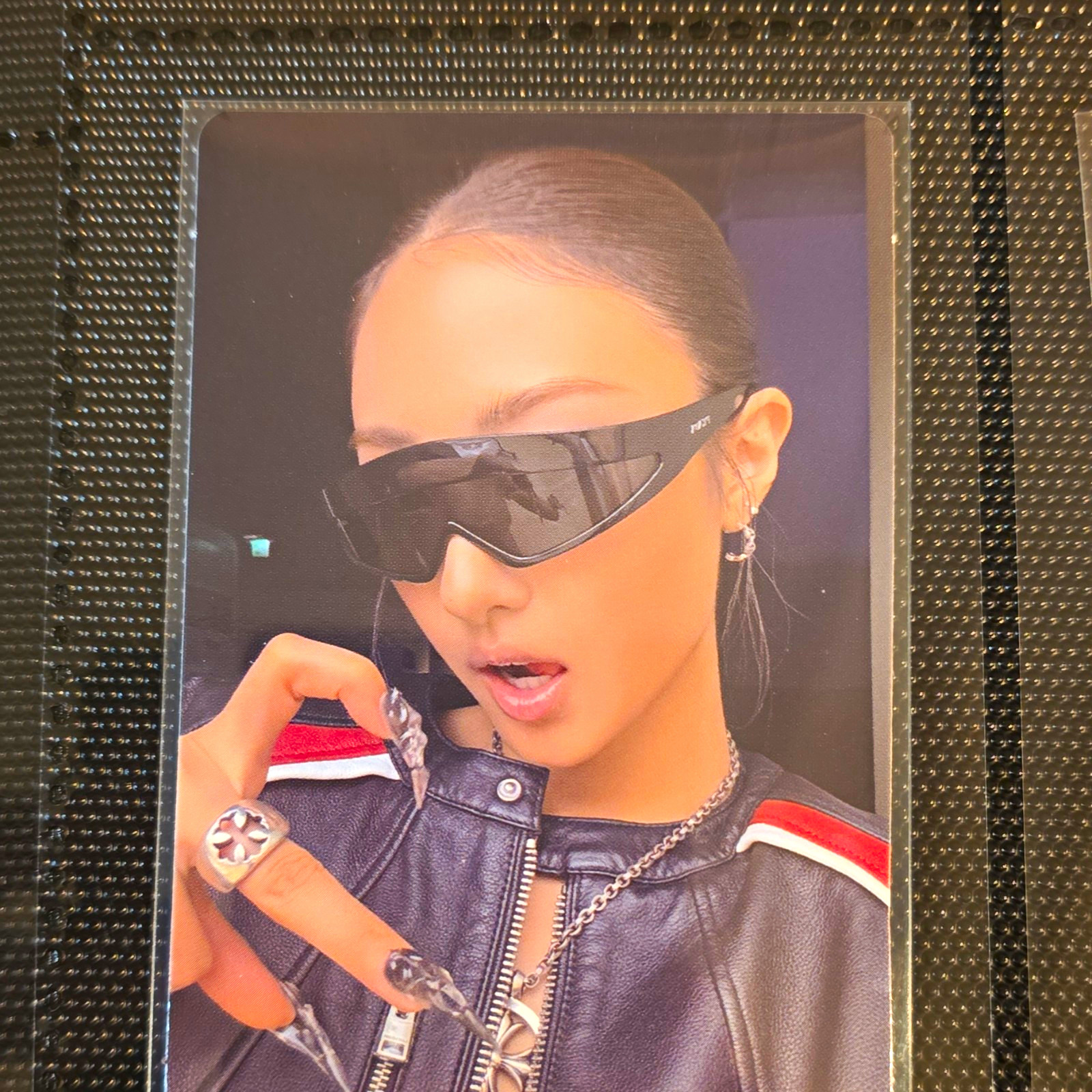 MEOVV BITE NOW Base Set Photocard Non-Sport Trading Card Collectible MEOVV BITE NOW Base Set Photocard Non-Sport Trading Card Collectible