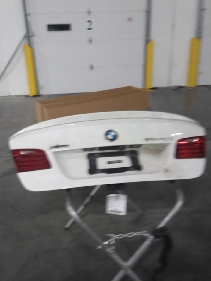 Trunk/Hatch/Tailgate With Spoiler Fits 14-16 BMW 528i 752544 Trunk/Hatch/Tailgate With Spoiler Fits 14-16 BMW 528i 752544