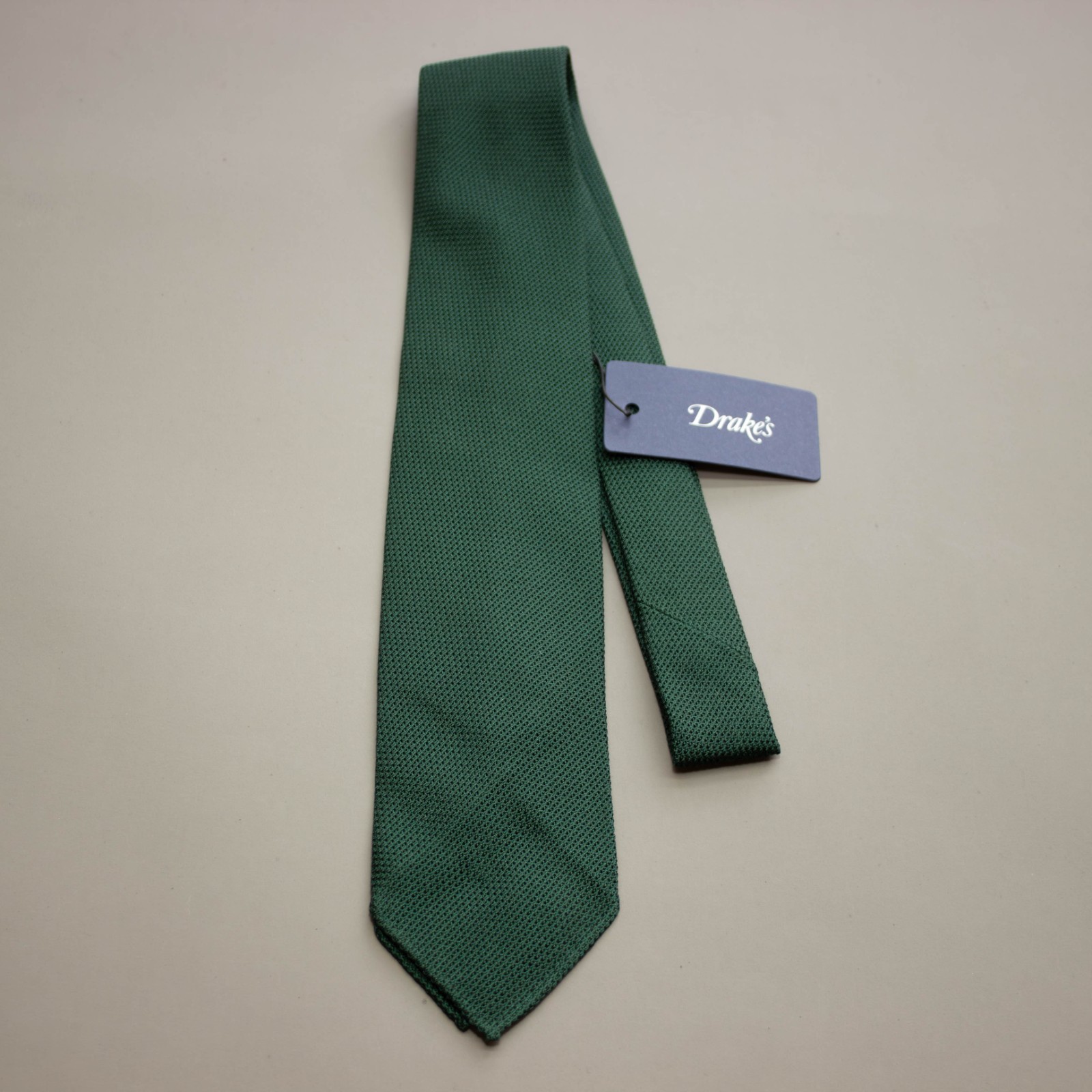 Drake’s Green Fine Woven Grenadine Hand Rolled Silk Tie / RRP £175 / BNWT