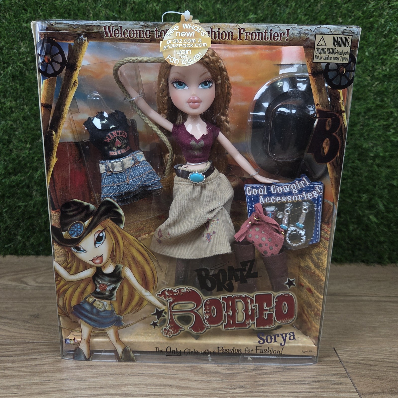 Bratz Rodeo Sorya 10in Fashion Doll Outfit Accessories Shoes NIB
