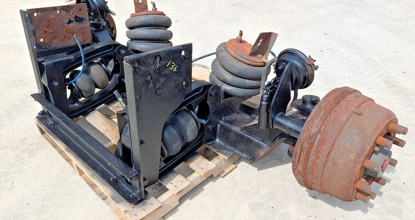 Hendrickson Steerable Lift Axle 13,500 Lb SCT13 Pusher Axle Good Used Budd Hubs