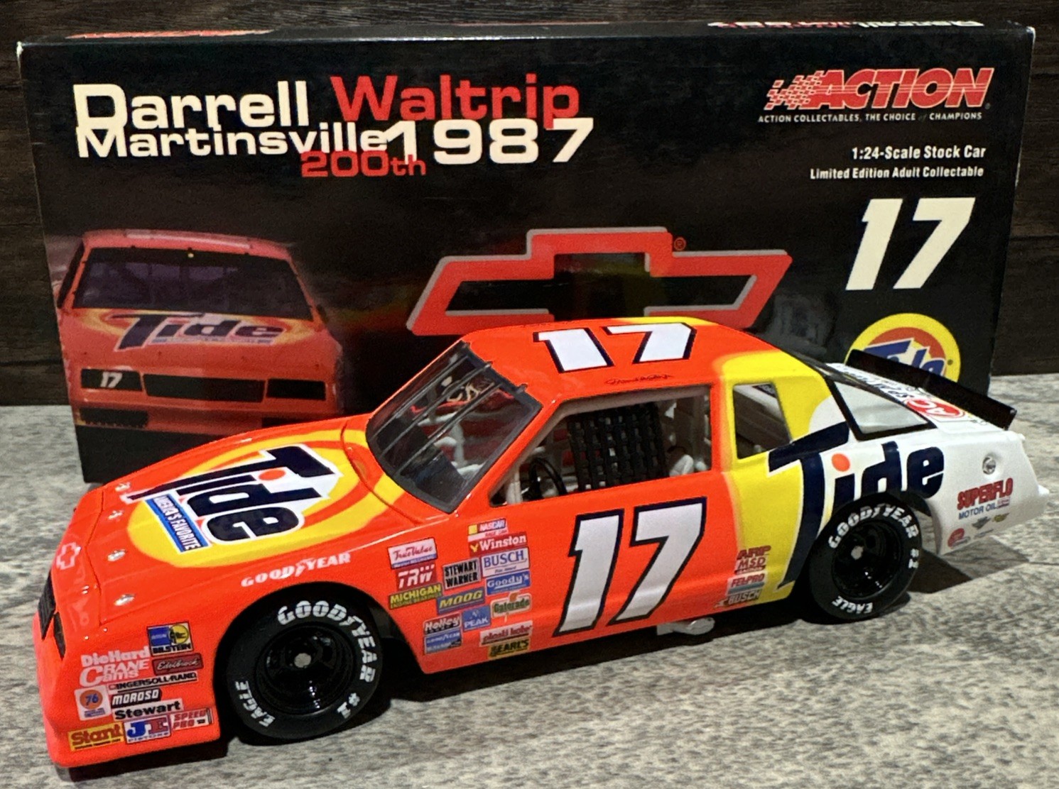 1987 Darrell Waltrip #17 Aerocoupe Chevy 200th Win 1/24 Action RCCA Club Nascar