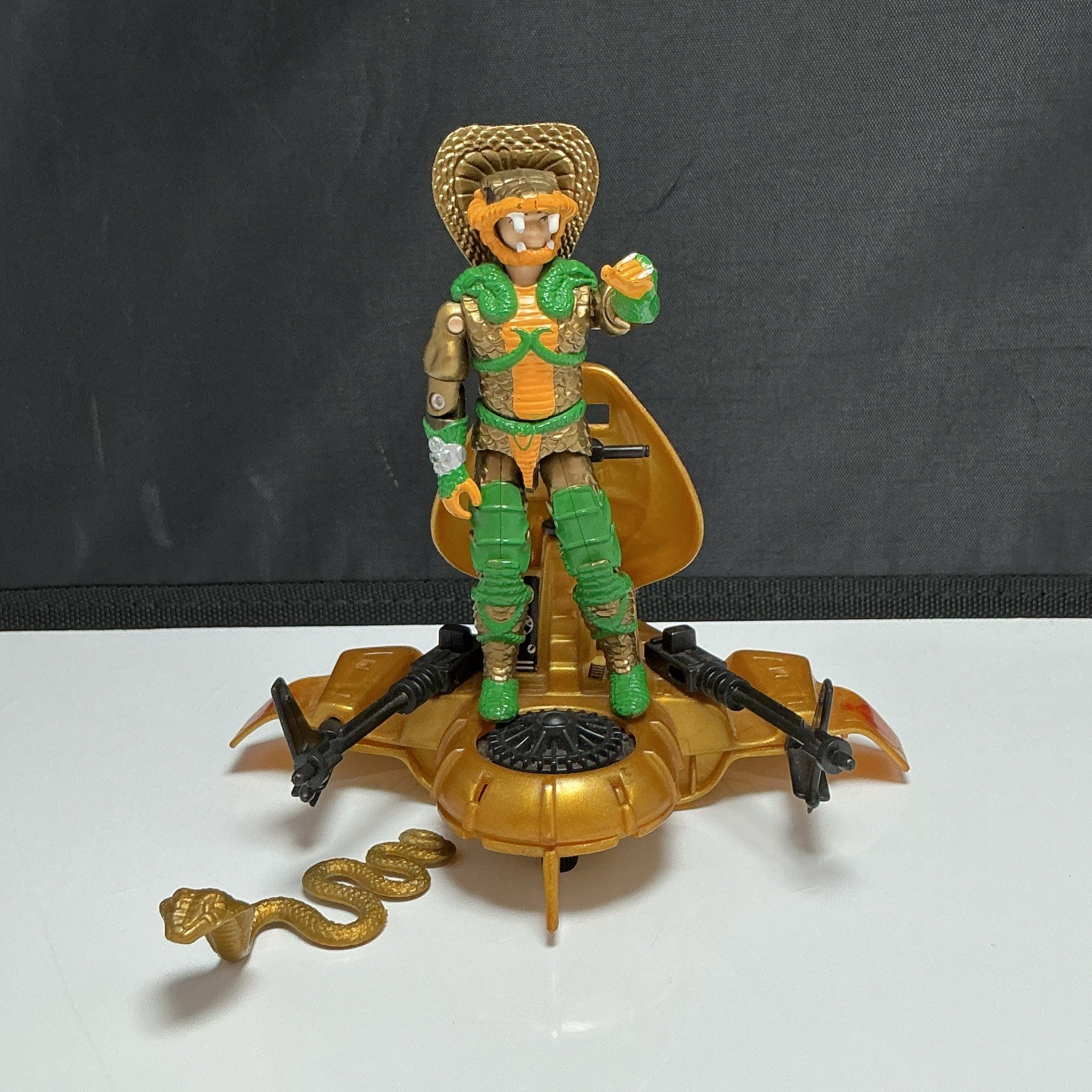 Vintage GI Joe 1986 Serpentor & Air Chariot Vehicle Near Complete