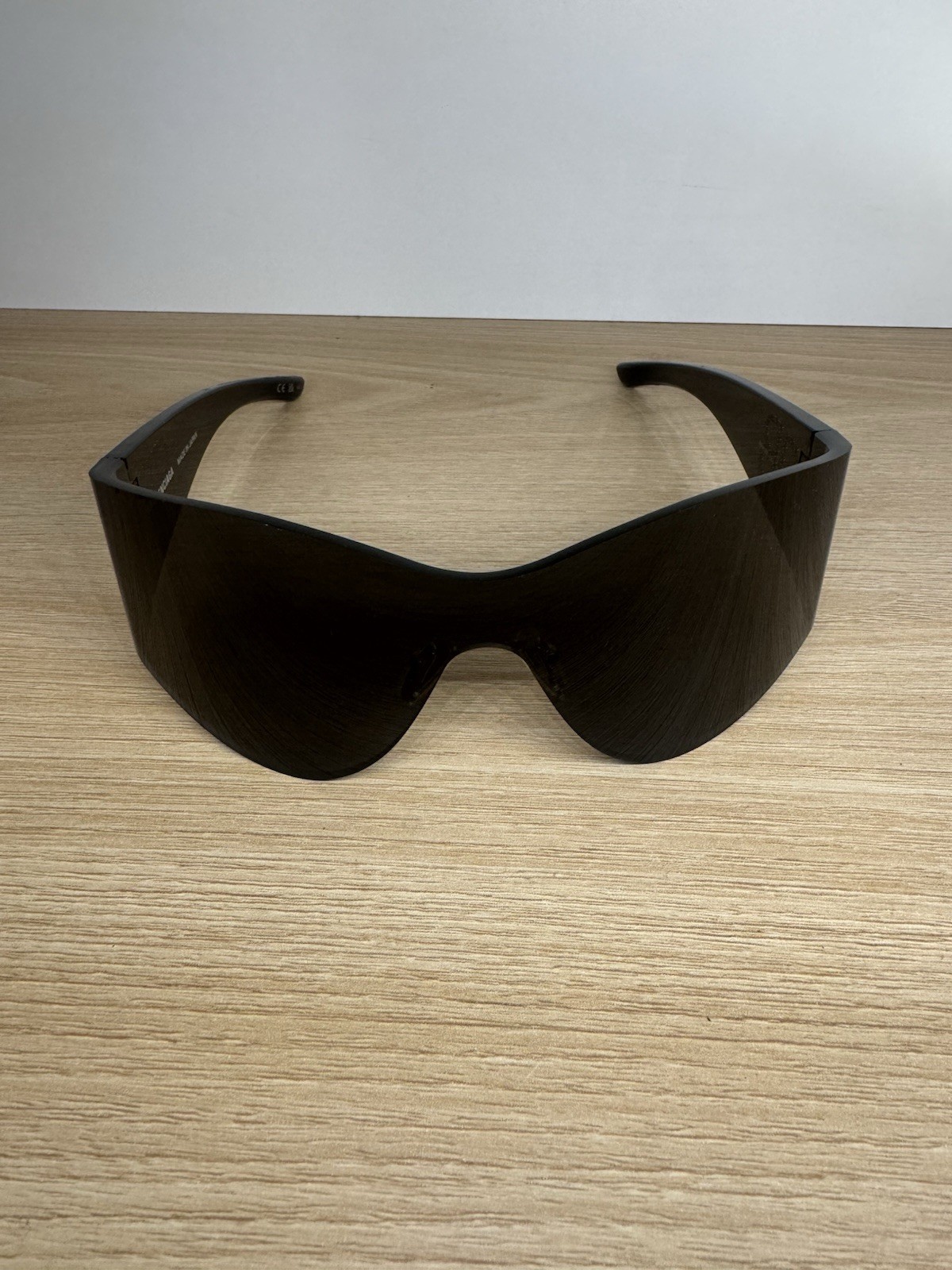 Balenciaga BB0122S 004 Shield Sunglasses Black Visor Made In Japan BB Logo Balenciaga BB0122S 004 Shield Sunglasses Black Visor Made In Japan BB Logo