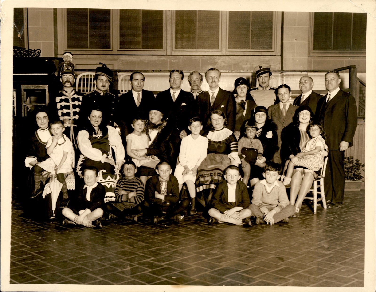 GA252 Approx 1920s Original Photo LITTLE THEATER OPERA ENTERTIANS @ ELLIS ISLAND