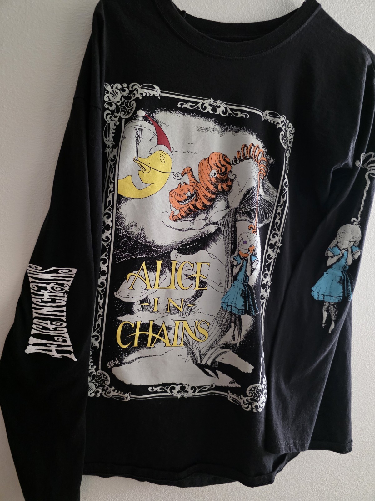 Alice In Chains T-Shirt Wonderland Hanging Design Size Large OR XL Alice In Chains T-Shirt Wonderland Hanging Design Size Large OR XL