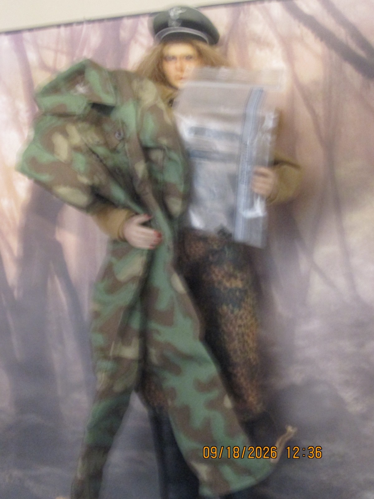 DRAGON MODELS 1/6  WAFFEN SS PRIVATE 12 TH  WAFFEN SS PANZER DIVISION UNIFORM