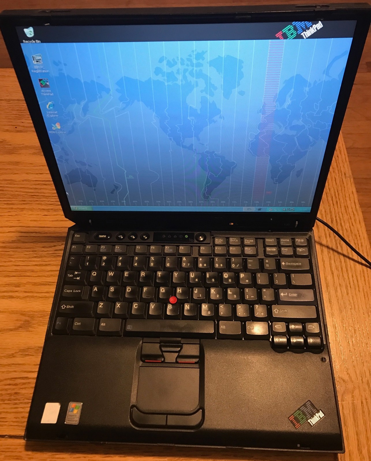 IBM ThinkPad T30: 1.8GHz, 1gb, 40gb HDD, XP - one working ram slot, battery DOA