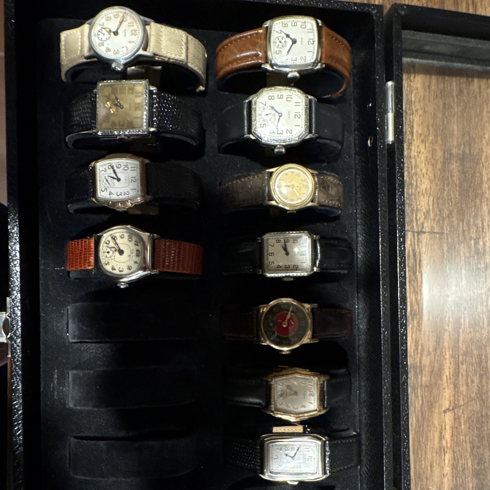 Elgin Vintage Wristwatch Lot - Multiple Watches in Display Case, Unisex Adults Elgin Vintage Wristwatch Lot - Multiple Watches in Display Case, Unisex Adults