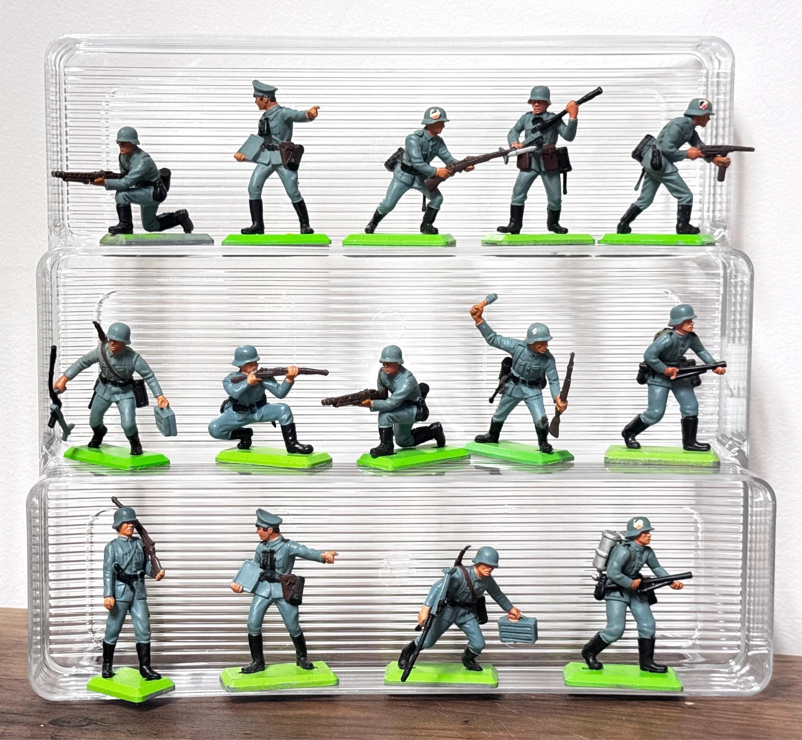 14PC Vtg Britains 70's Plastic & Metal Base WWII Germany Toy Soldiers 60mm