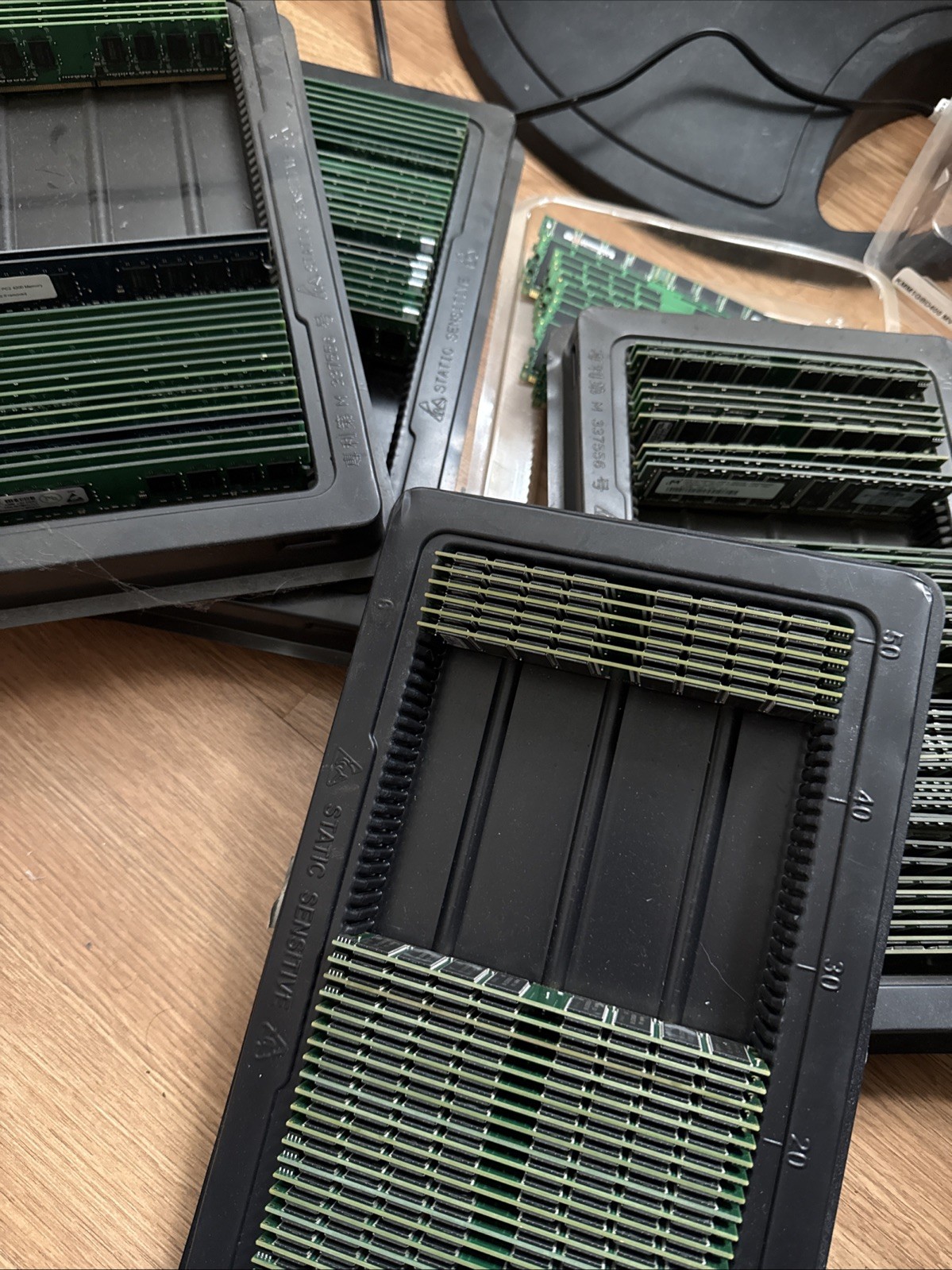 Lot Of 200 Pcs Desktop Memory, Please Read Description Lot Of 200 Pcs Desktop Memory, Please Read Description