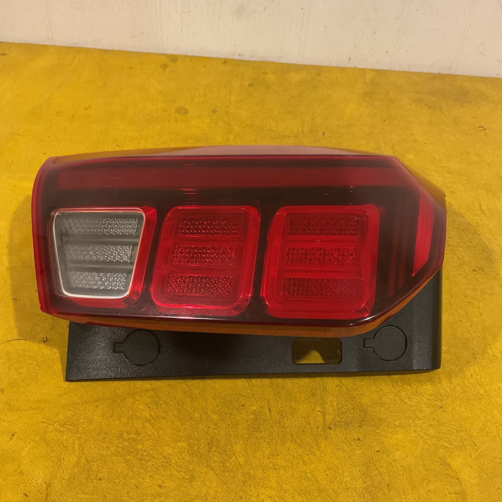2020-2025 Hyundai Palisade Left Driver Side Full Led Taillight 92401-S8100 OEM 2020-2025 Hyundai Palisade Left Driver Side Full Led Taillight 92401-S8100 OEM