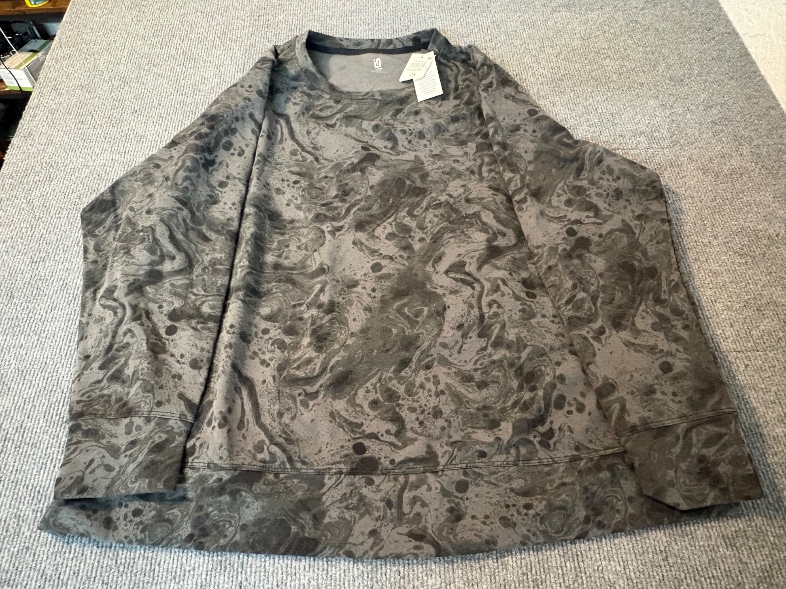 NWT ID Ideology Womens XXL Bubble-Print Fleece Crewneck Pullover Top Size 2X