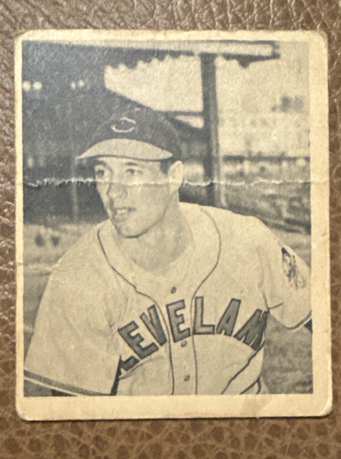 1948 Bowman - Bob Feller #5 crease 1948 Bowman - Bob Feller #5 crease