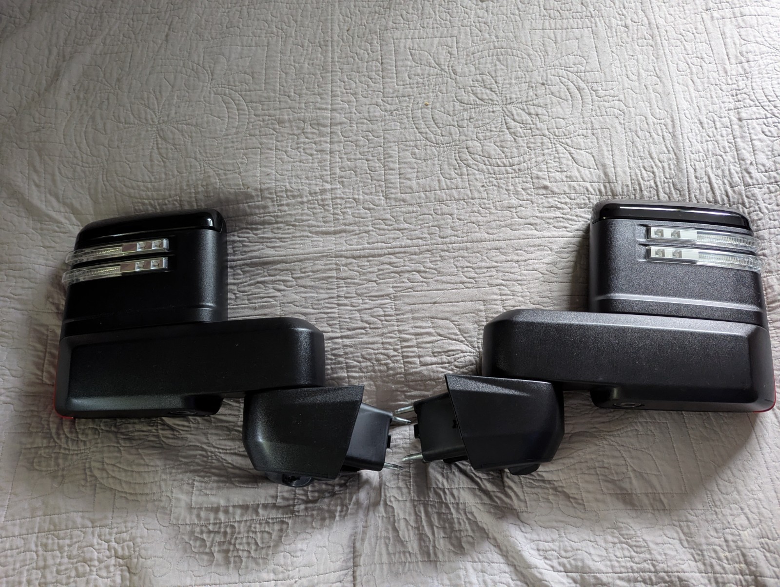 2024-2026 Silverado Sierra 2500 3500 OEM mirrors with camera 86582397 86582398 2024-2026 Silverado Sierra 2500 3500 OEM mirrors with camera 86582397 86582398