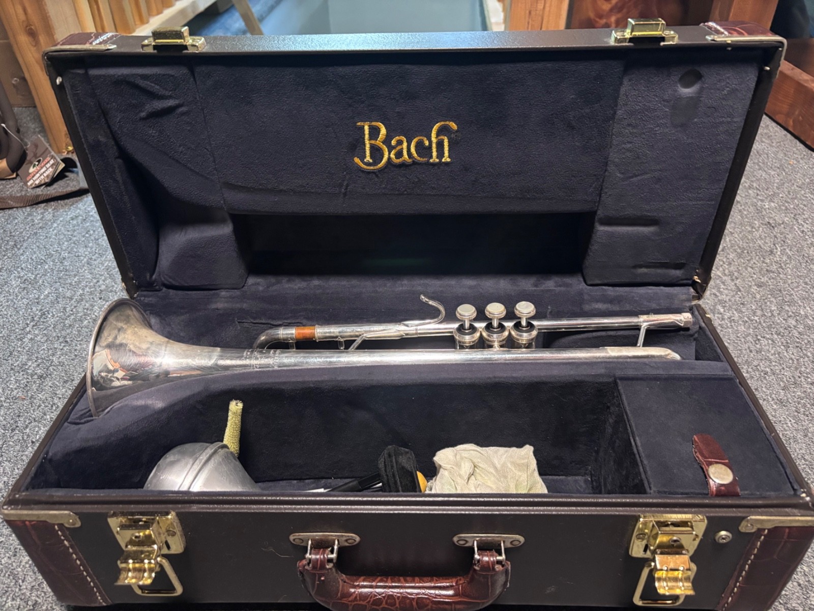 701990 Bach Stradivarius trumpet model 18037 701990 Bach Stradivarius trumpet model 18037