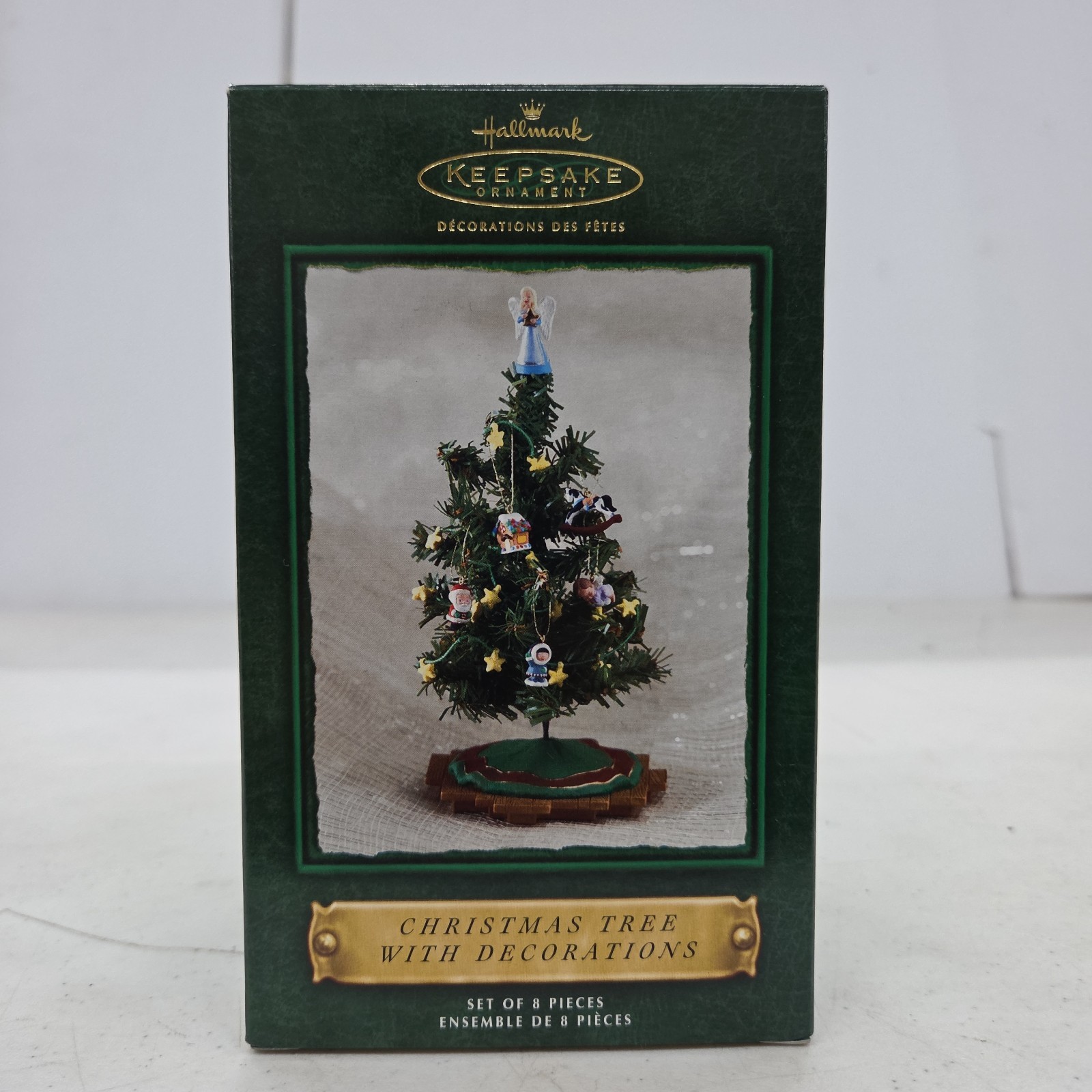 2002 HALLMARK KEEPSAKE ORNAMENT ~ CHRISTMAS TREE WITH DECORATIONS (8PC)