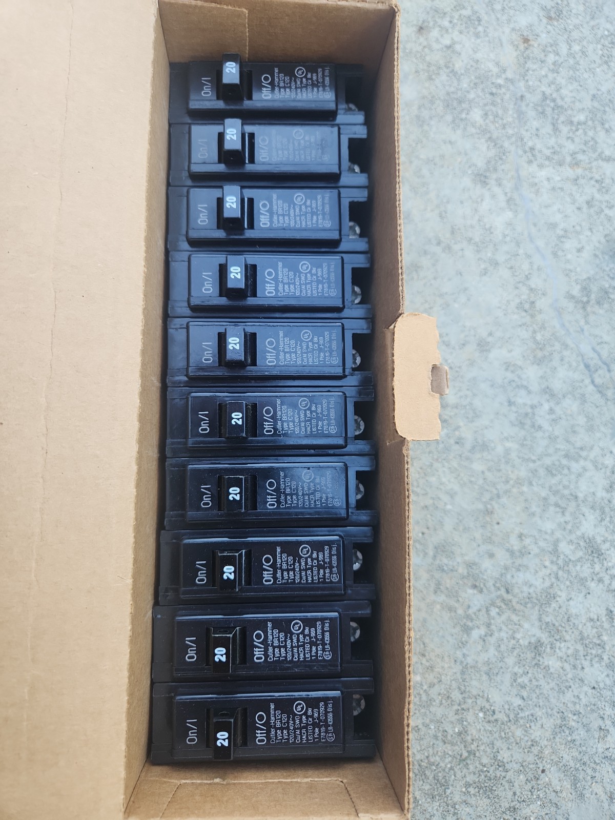 NOS BOX OF 10 Eaton BR120 120/240 V Cutler Hammer Circuit Breaker - Black