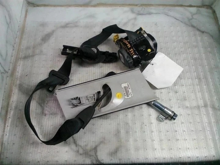 2012-2015 Volkswagen Passat Front Driver Seat Belt Retractor Assembly Black OEM