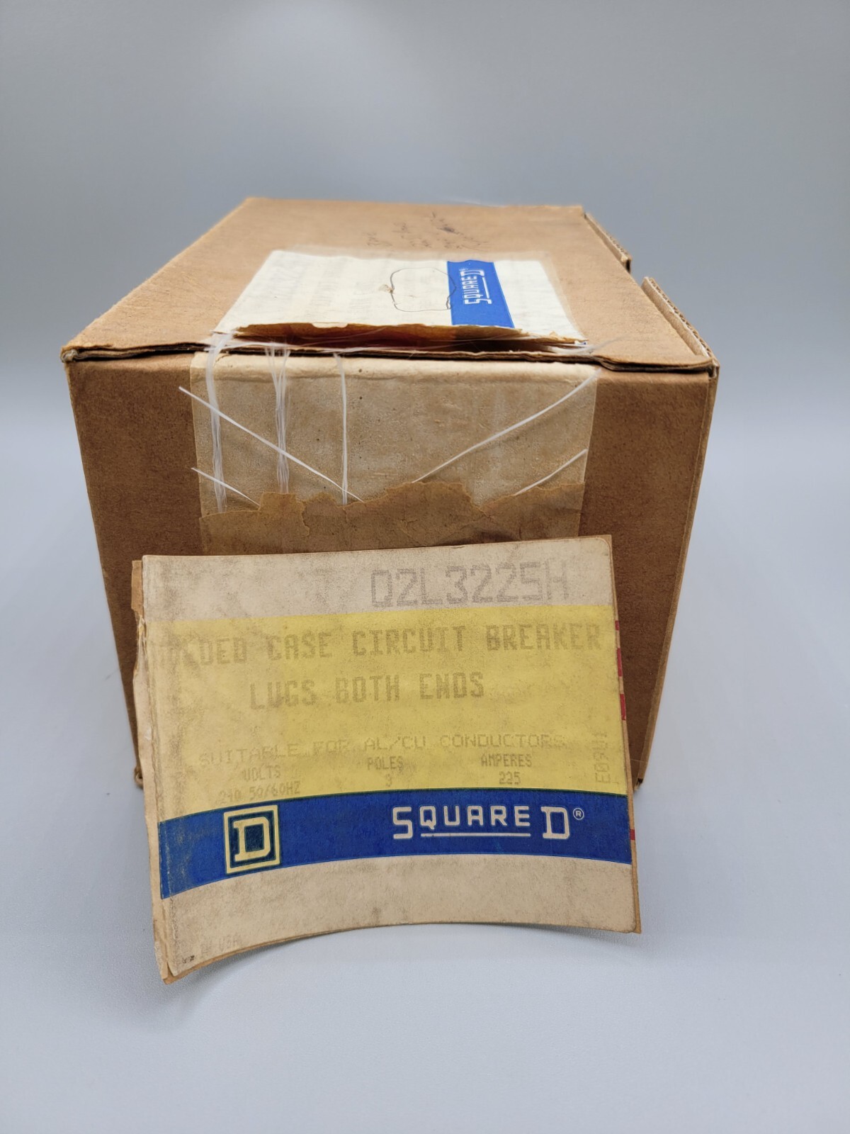 New Square D Q2L3225H 225A Circuit Breaker 240 VAC Type Q2L 3 Pole 225 Amp New Square D Q2L3225H 225A Circuit Breaker 240 VAC Type Q2L 3 Pole 225 Amp