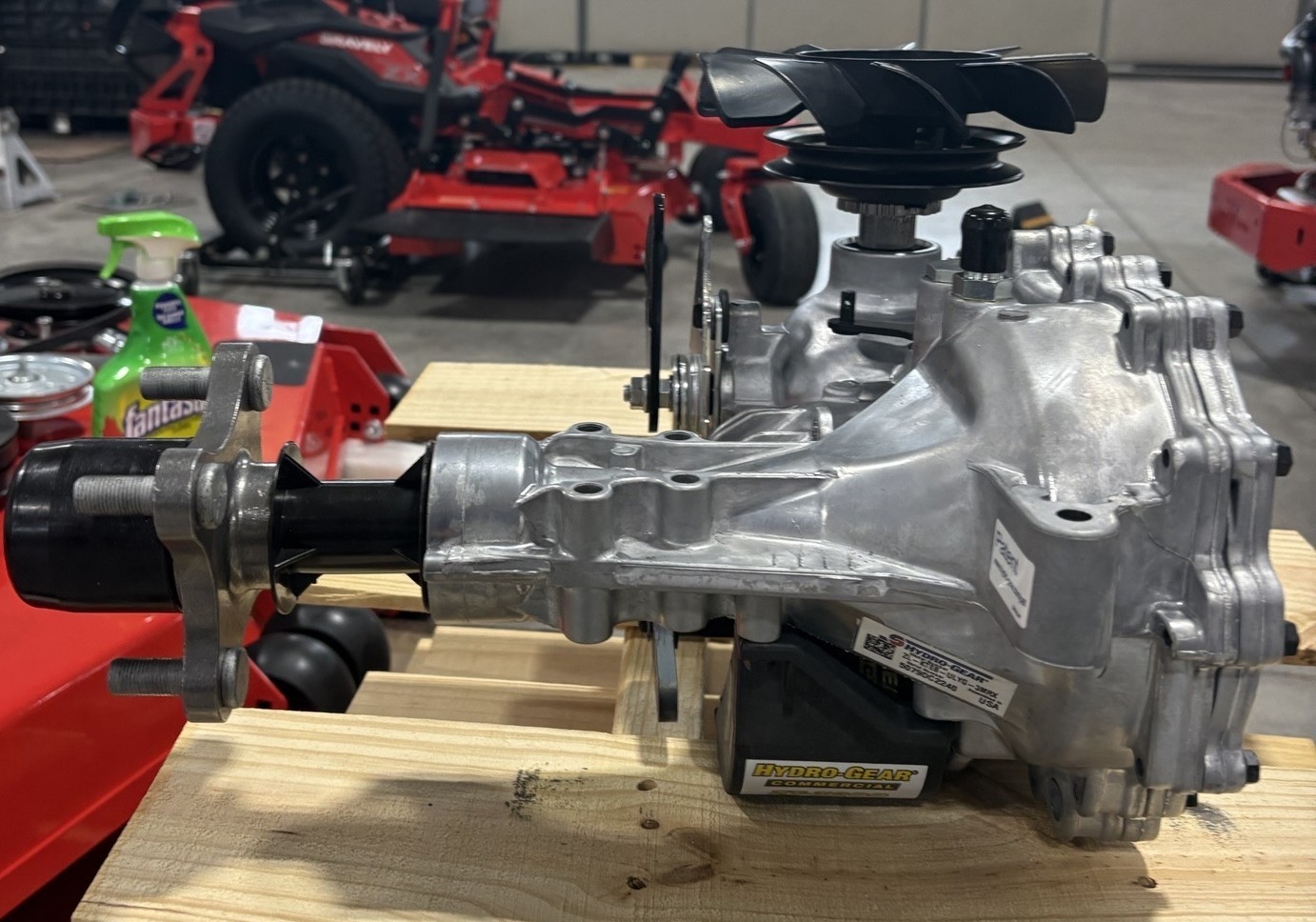 Hydro-Gear ZT-3200 LH Hydrostatic Commercial Grade Zero-Turn Transaxle Hydro-Gear ZT-3200 LH Hydrostatic Commercial Grade Zero-Turn Transaxle