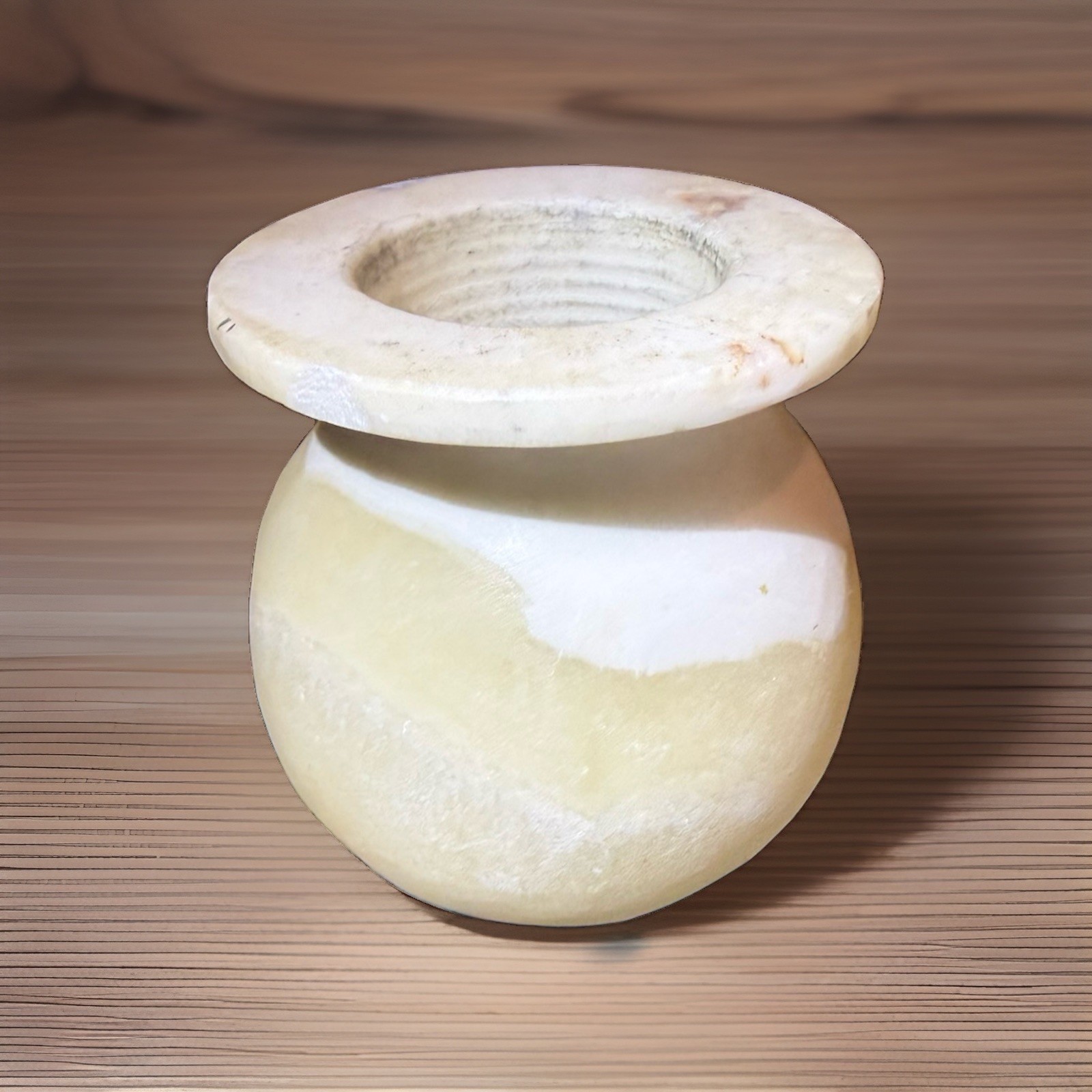 *Vintage* Egyptian Alabaster Carved Vase ~ Flat-Top Rim w/Round Base ~ BEAUTIFUL *Vintage* Egyptian Alabaster Carved Vase ~ Flat-Top Rim w/Round Base ~ BEAUTIFUL
