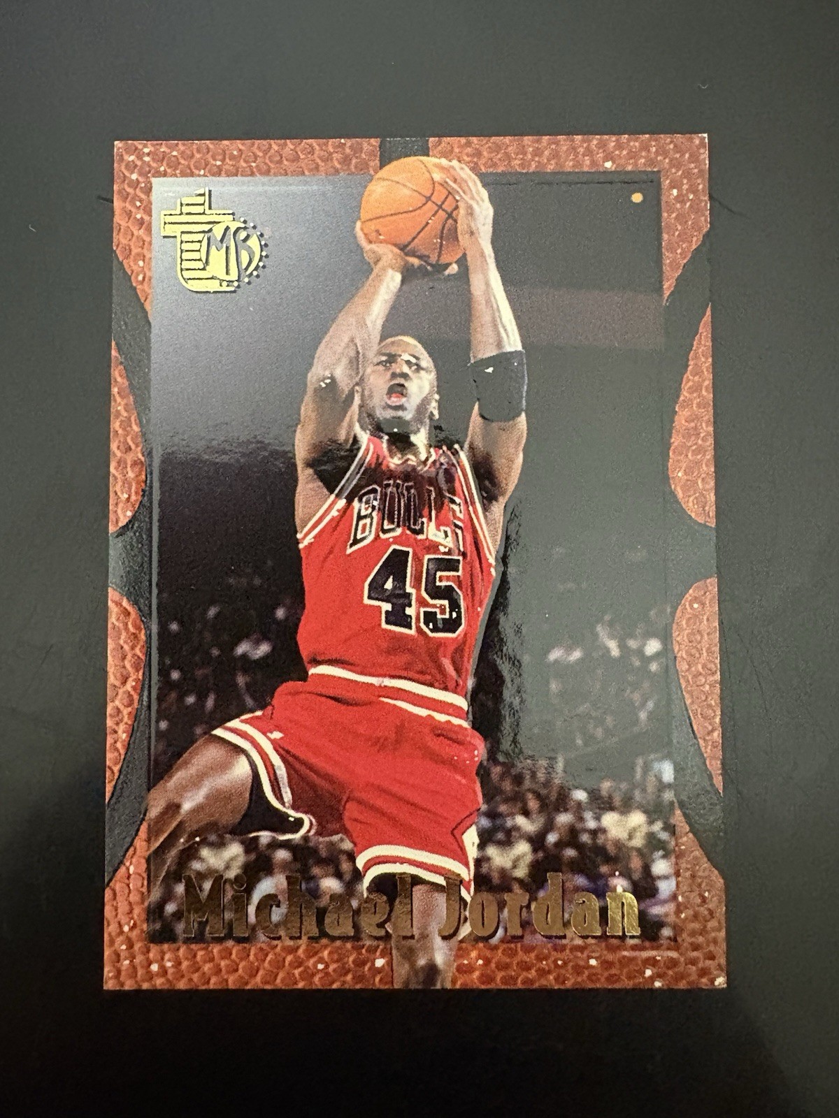 Topps 1994-95 Topps Embossed - Michael Jordan Base Set #121 Chicago Bulls Topps 1994-95 Topps Embossed - Michael Jordan Base Set #121 Chicago Bulls