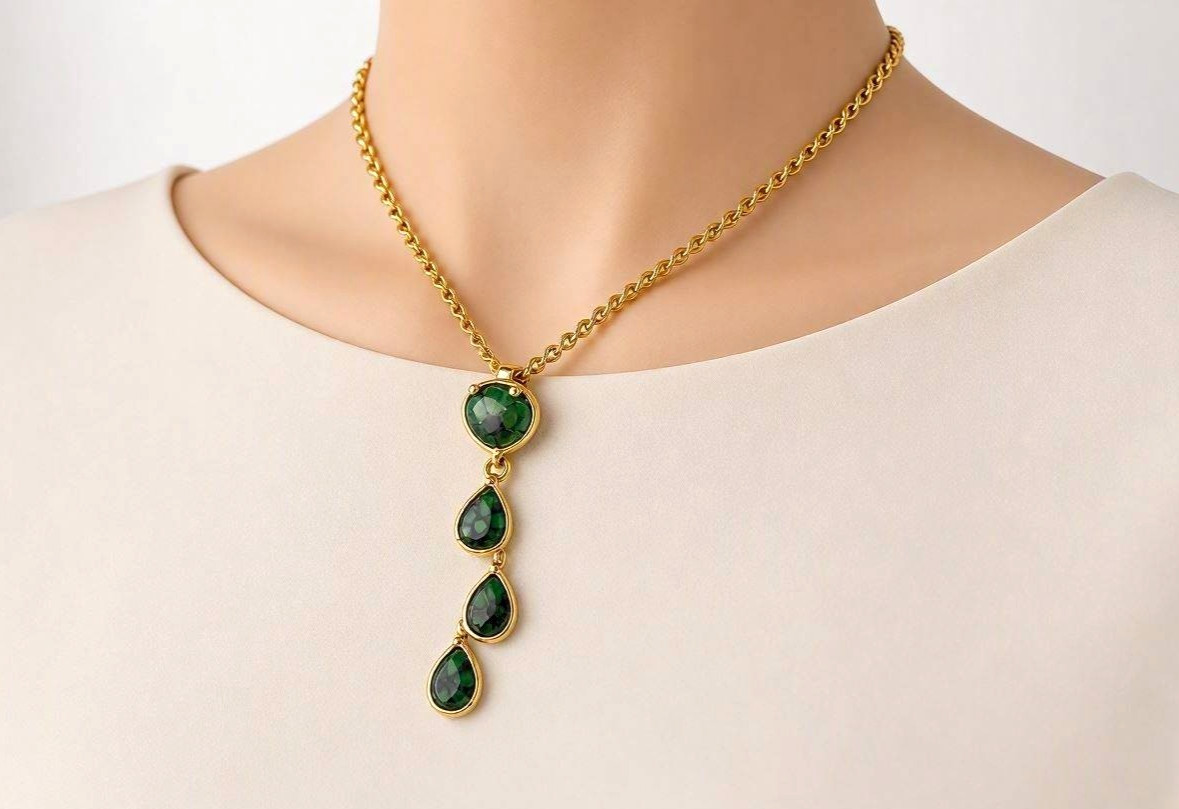 Colombian Trapiche Emerald  2.08 Cts Pendant 18K Yellow Gold Jewelry Muzo Mines