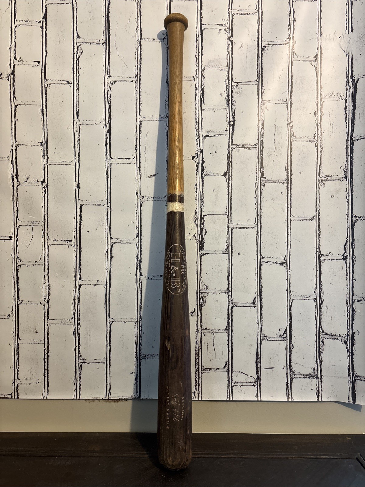 Mickey Mantle Louisville Slugger 1520 Hillerich & Bradsby Wooden Bat 32 Mickey Mantle Louisville Slugger 1520 Hillerich & Bradsby Wooden Bat 32