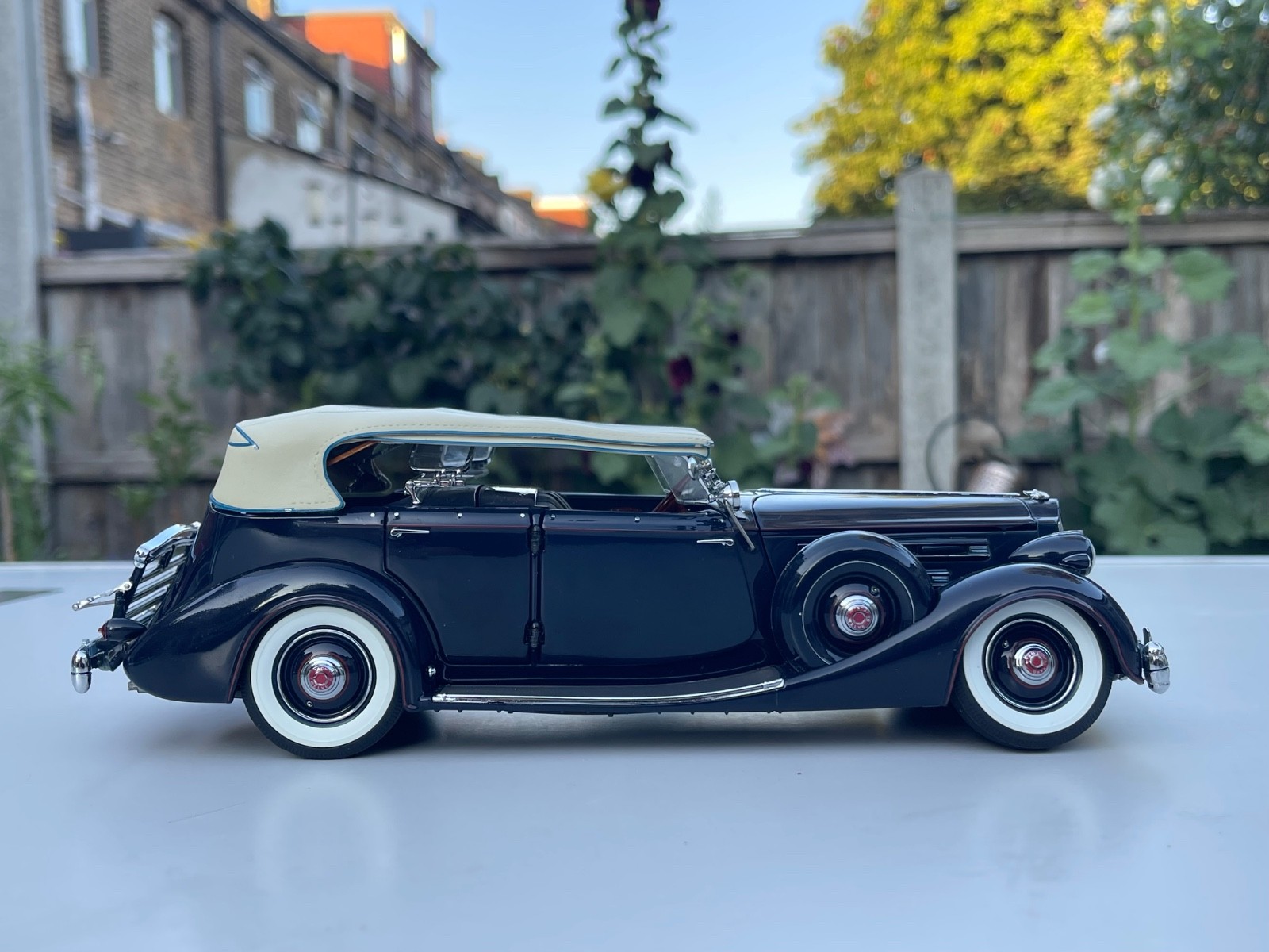 Danbury/Franklin Mint 1:24 1936 Packard v12 sports phaeton Classic model rare 18