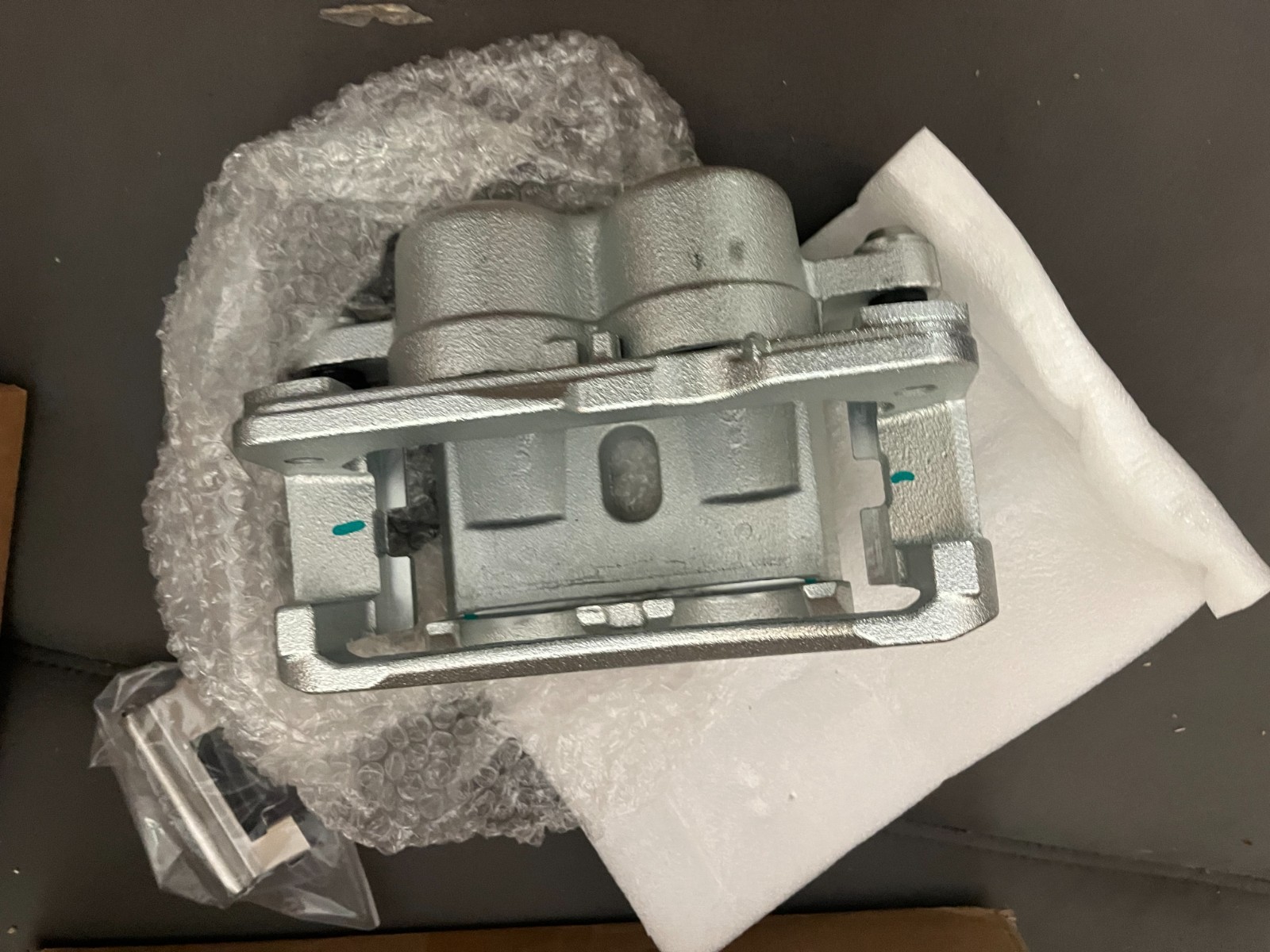 2PCS Brake Calipers 1999-2013 Silverado 1500 GMC Sierra Hummer - 18B4728 18B4729 2PCS Brake Calipers 1999-2013 Silverado 1500 GMC Sierra Hummer - 18B4728 18B4729