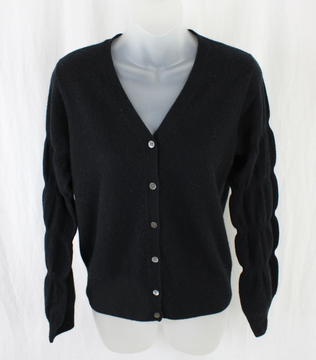 Neiman Marcus Women\'s Black 100% Cashmere Long Sleeve Cardigan Sweater Small