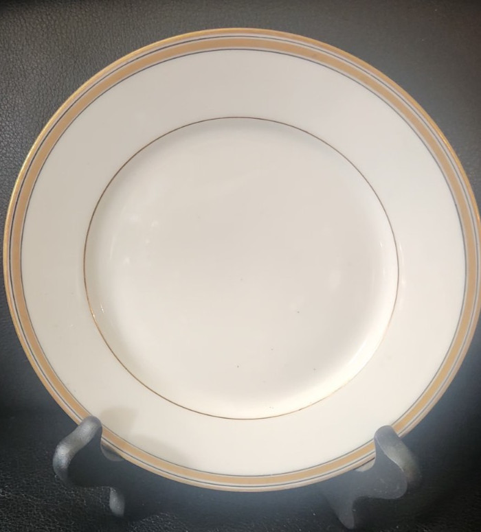 5 Vintage Limoges Bone China Bread & Butter 7” plates w/Gold Trim France 5 Vintage Limoges Bone China Bread & Butter 7” plates w/Gold Trim France