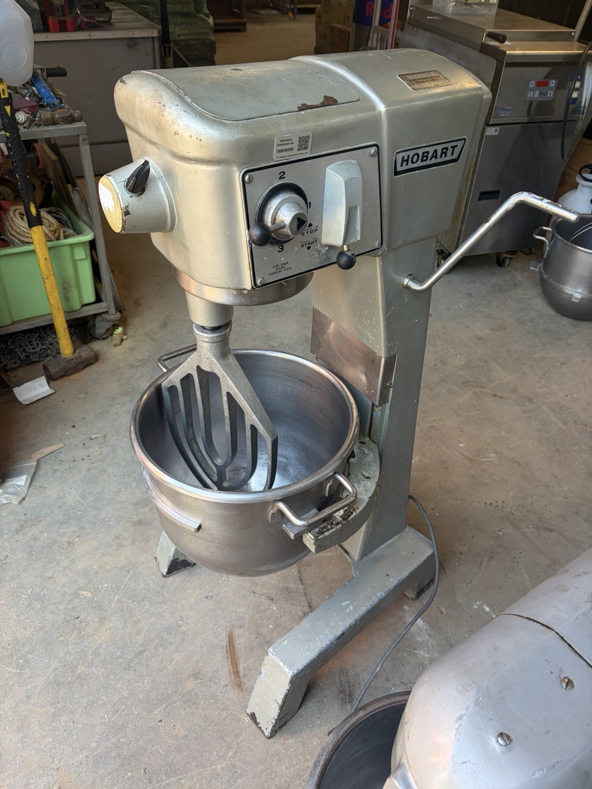 Hobart 30 QT D300 Commercial Bakery Mixer w/Bowl, Paddle 115v - 3/4 HP - 1 Phase