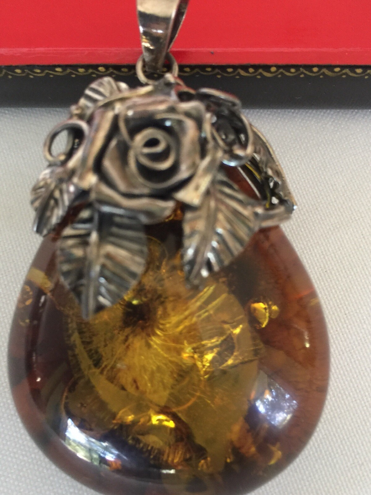 Vintage Green Baltic Amber Pendant Necklace Rose Design 38.2 grams Vintage Green Baltic Amber Pendant Necklace Rose Design 38.2 grams