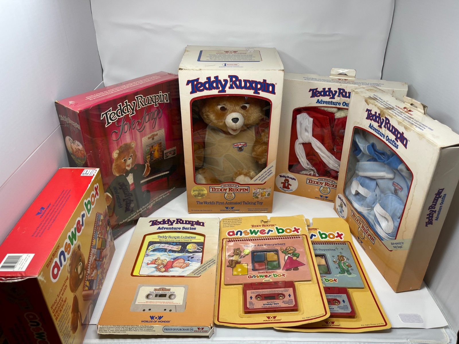 1985 Teddy Ruxpin Huge Lot Outfits Answer Box For Parts Audio Quiet Distorted