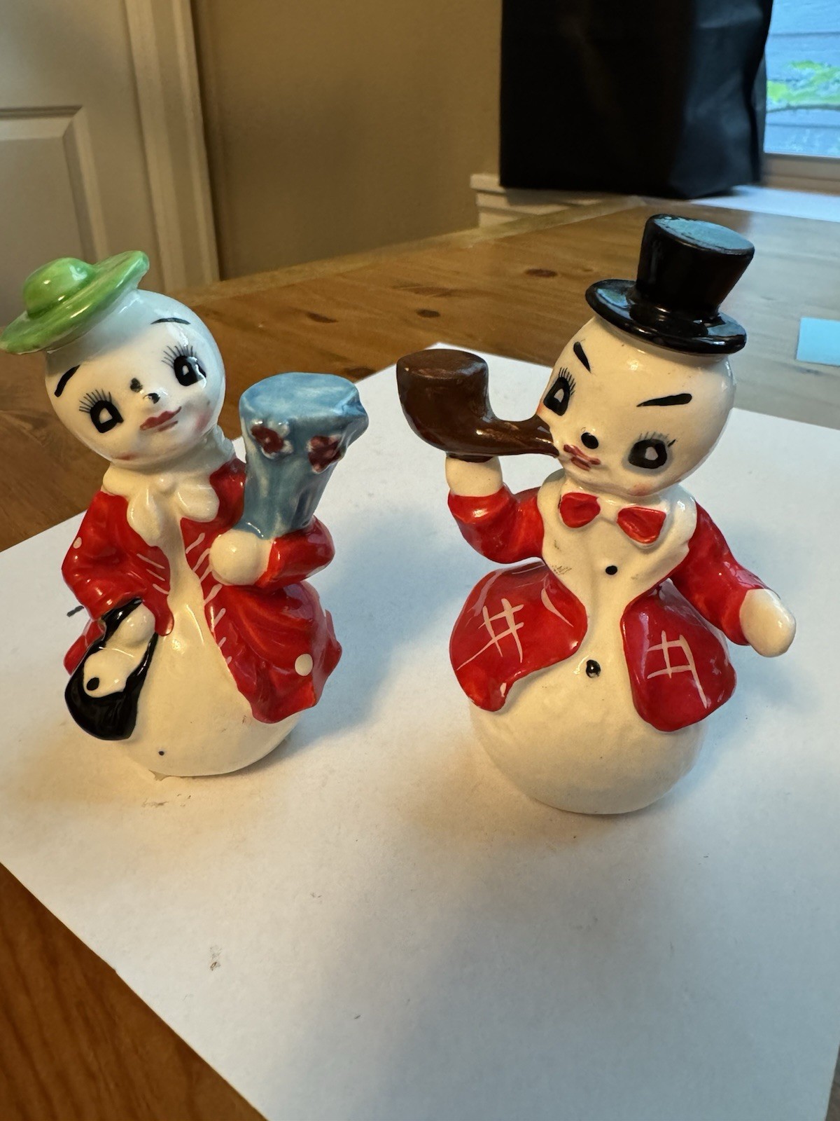 Vintage Artmark Japan Ceramic Christmas Snowmen Salt And Pepper Shakers, Smoking