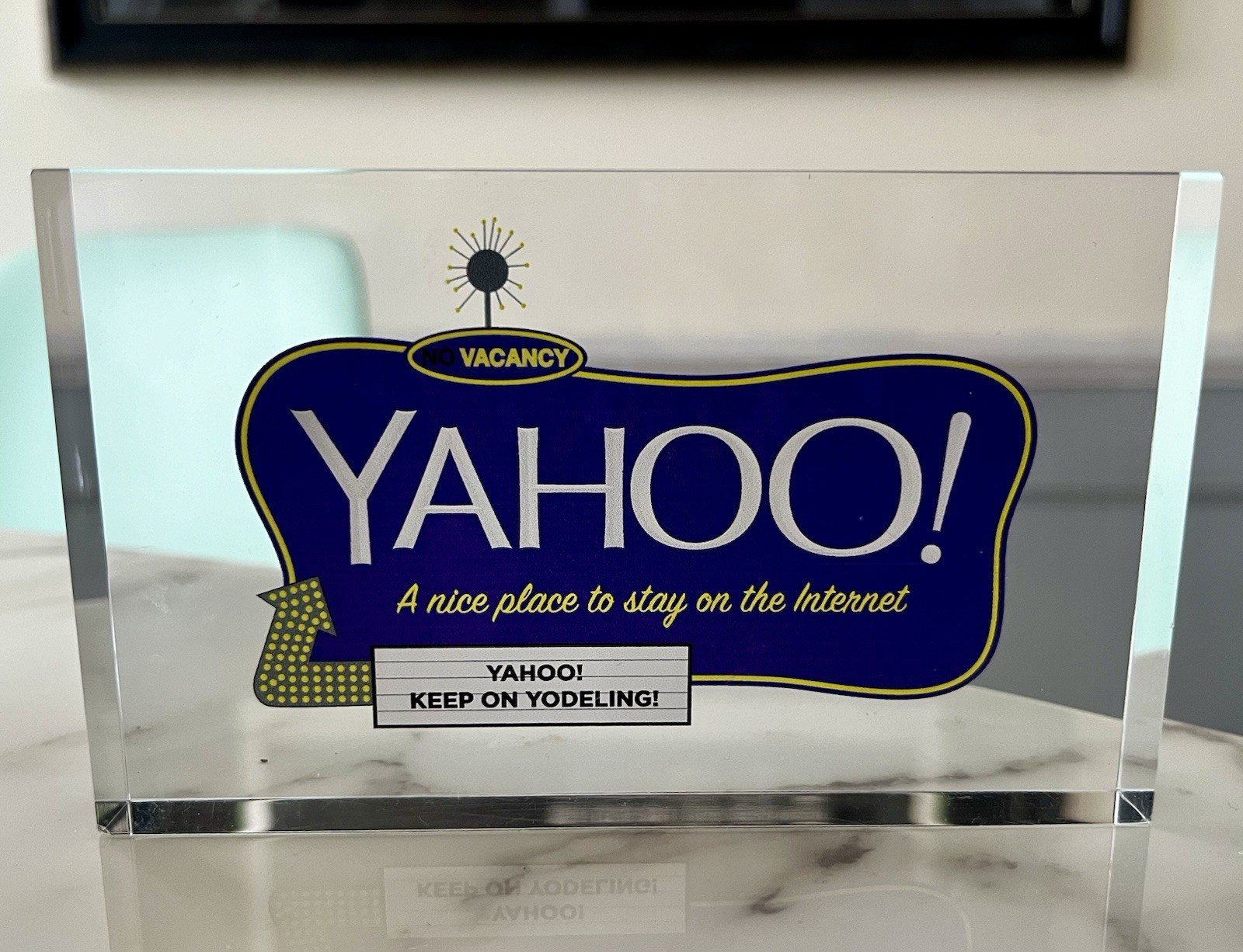Vintage YAHOO Acrylic Paperweight Award Logo Block Billboard Promo Memorabilia