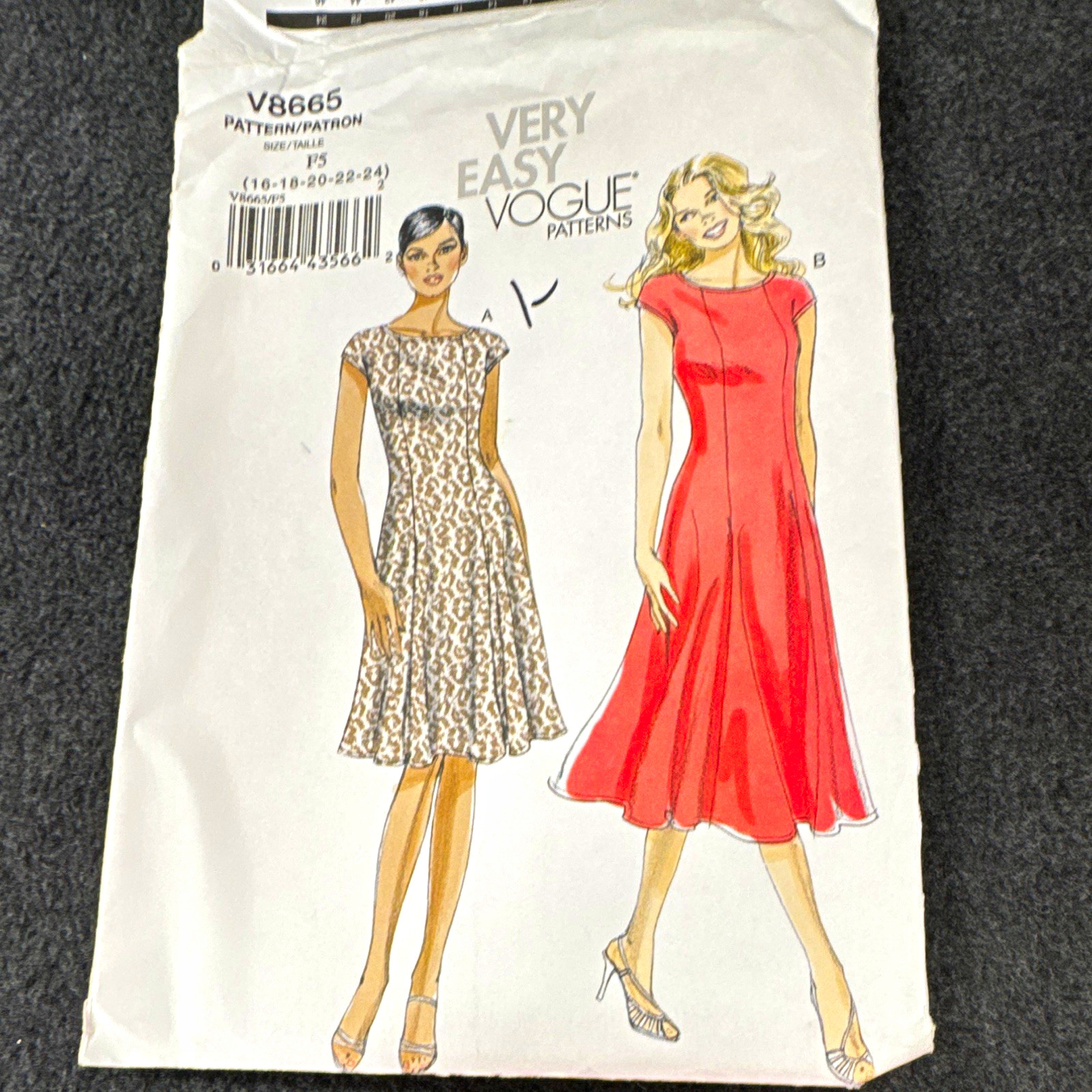 Vogue Very Easy V8665 Women’s Misses/Petite Dress Size 16-24 Sewing Pattern