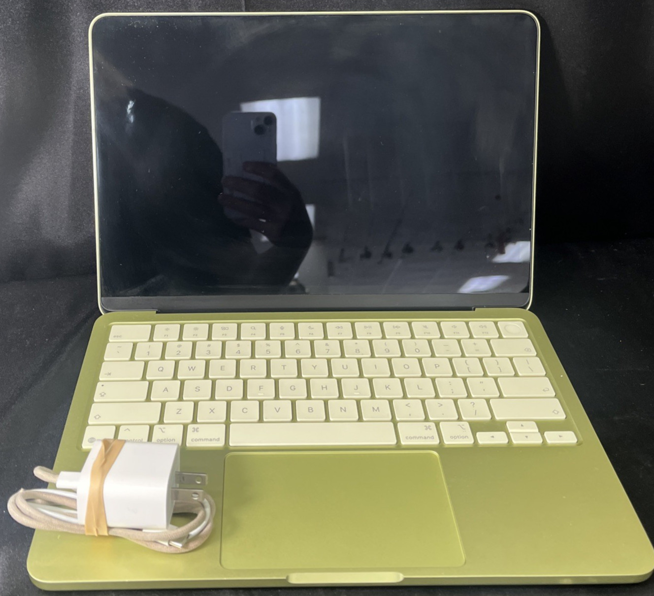 2026 Apple MacBook Neo 13” 512GB HD MHFE4LL/A A3404 Citrus Lime Green.