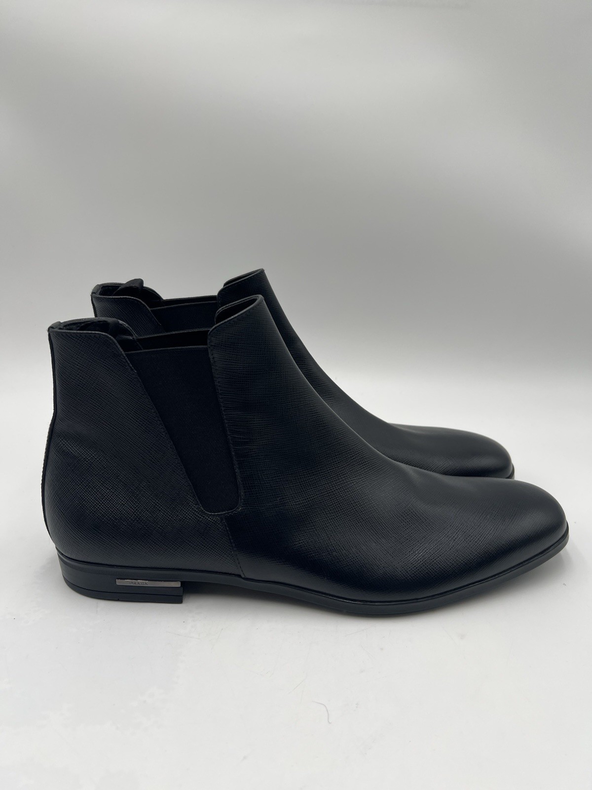 Men’s PRADA Saffiano Black Leather Chelsea Boots Size 9UK Men’s PRADA Saffiano Black Leather Chelsea Boots Size 9UK