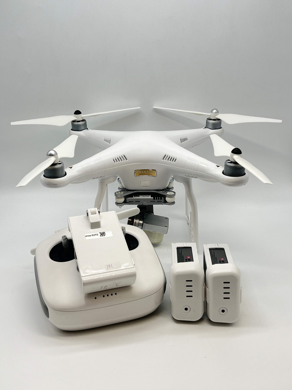 DJI Phantom 3 Professional 2015 Drone White w/ 2 Batteries, Carrying Case