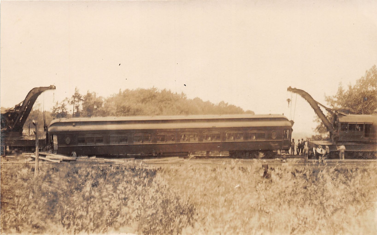 J39/ Interesting RPPC Postcard c1910 Railroad Wreck Disaster Cranes 238 J39/ Interesting RPPC Postcard c1910 Railroad Wreck Disaster Cranes 238