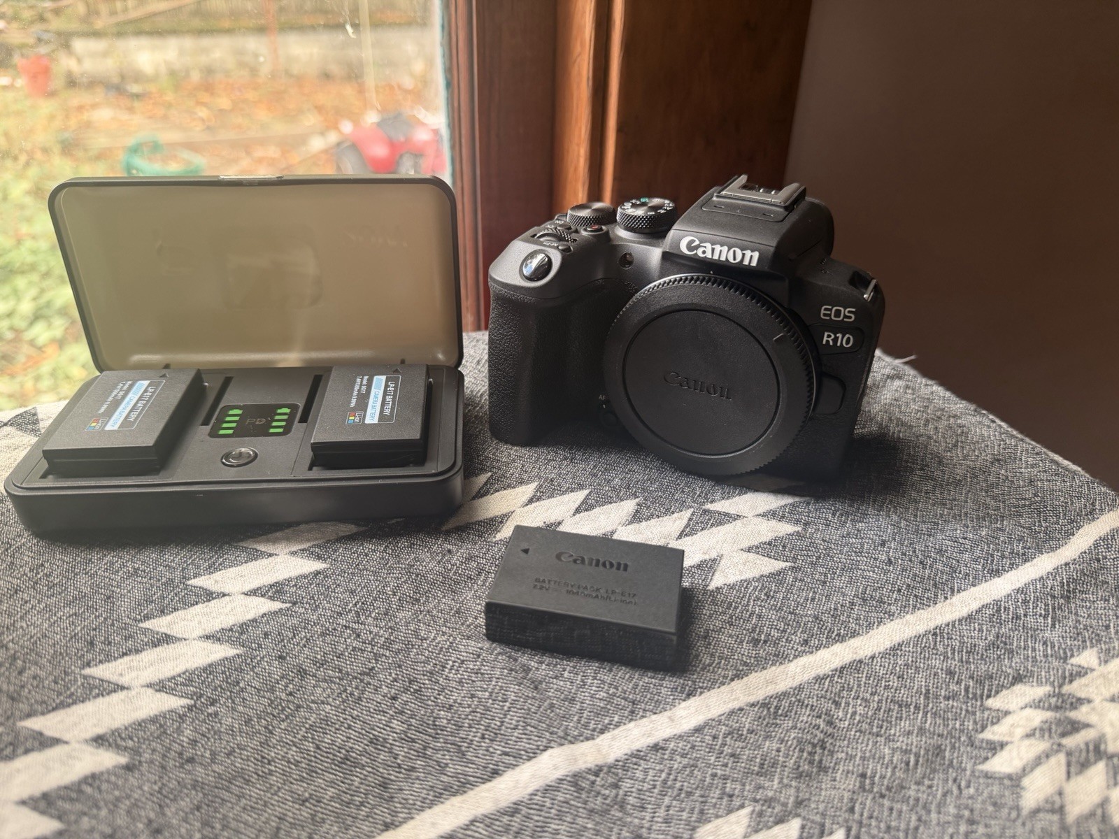 Canon EOS R10 24.2MP 4K Body Mirrorless Camera - Very low counts-pristine