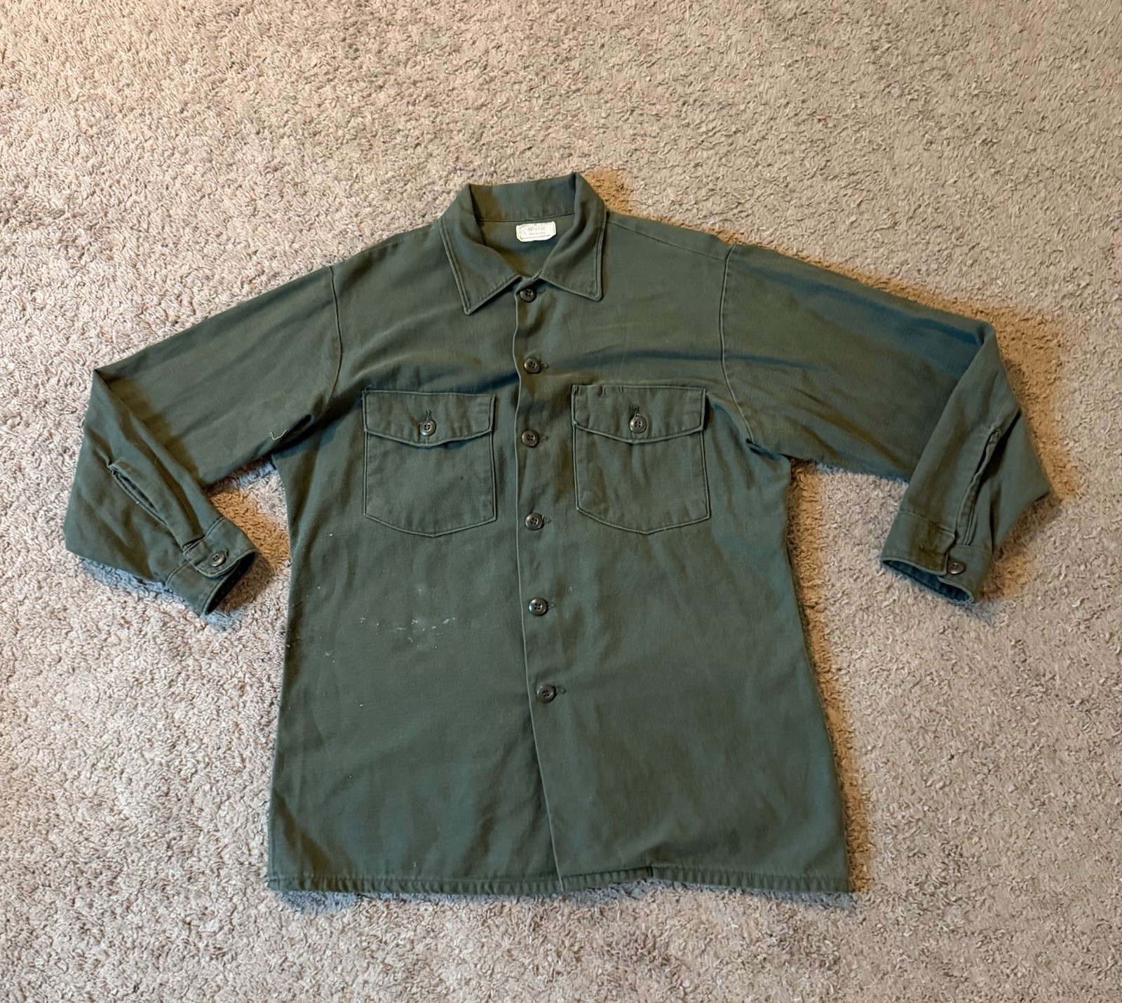US Army OG-107 70s Fatigue Shirt, Dated 1974 Size 16 1/2 x 32 US Army OG-107 70s Fatigue Shirt, Dated 1974 Size 16 1/2 x 32