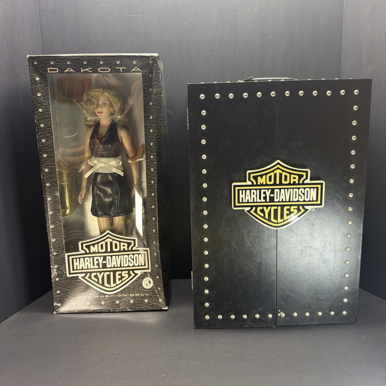 Franklin Mint Harley Dakota Doll and Wardrobe Trunk with accessories. Unused 