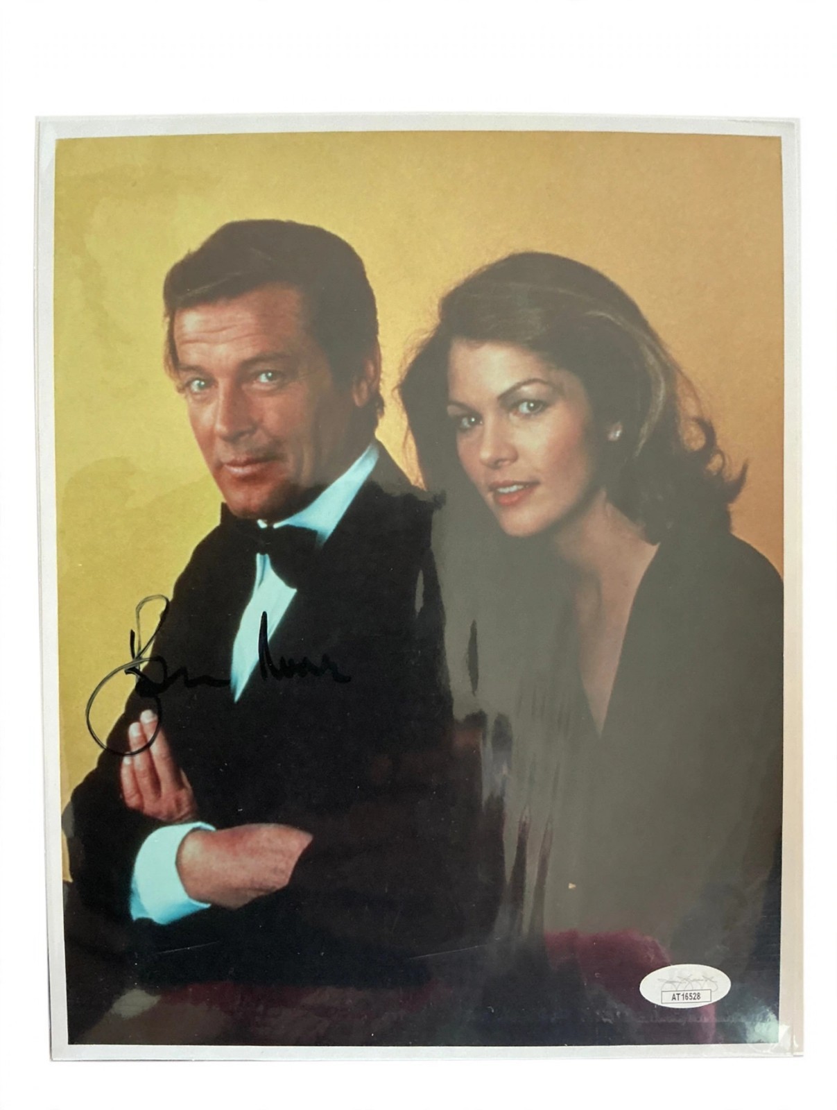 Roger Moore Autographed Signed 8x10 Photo James Bond 007 Moonraker Tuxedo Suit Roger Moore Autographed Signed 8x10 Photo James Bond 007 Moonraker Tuxedo Suit