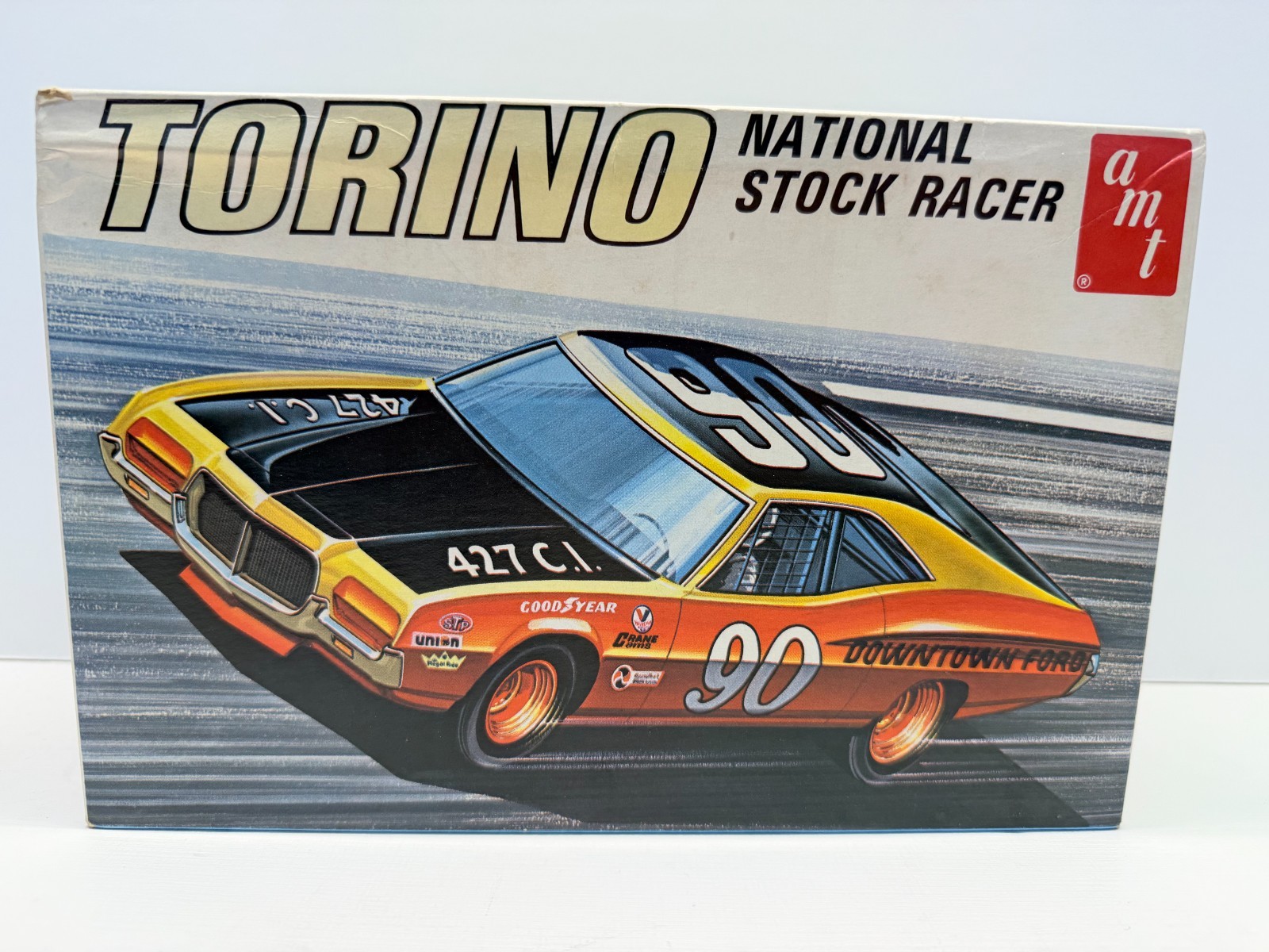 MPC 1:24 Scale 1972 Ford Torino Generic NASCAR Vintage Complete Model Kit