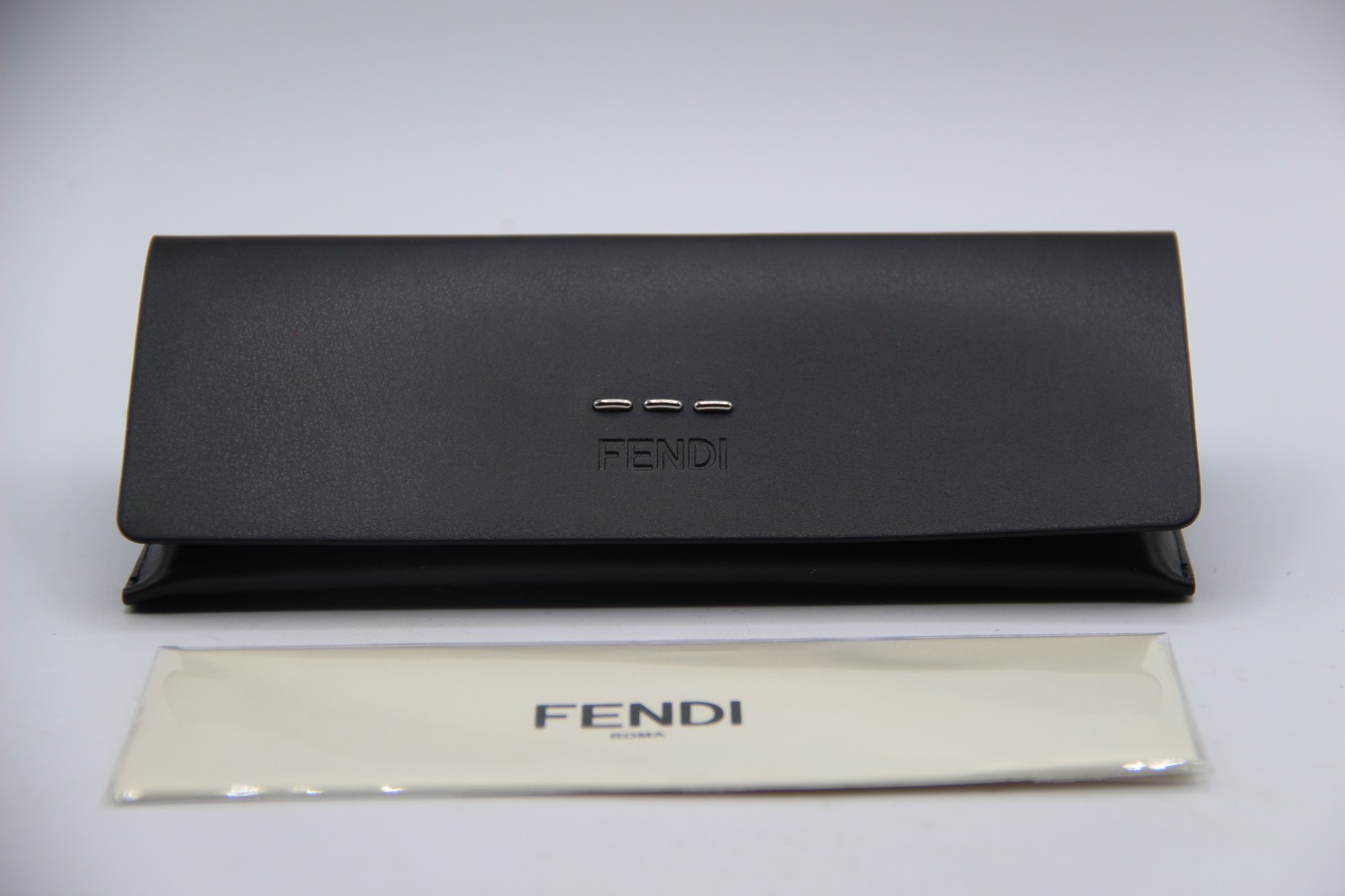 NEW FENDI AUTHENTIC EYEGLASSES BLACK SMALL MAGNETIC CASE CLOTH NEW FENDI AUTHENTIC EYEGLASSES BLACK SMALL MAGNETIC CASE CLOTH