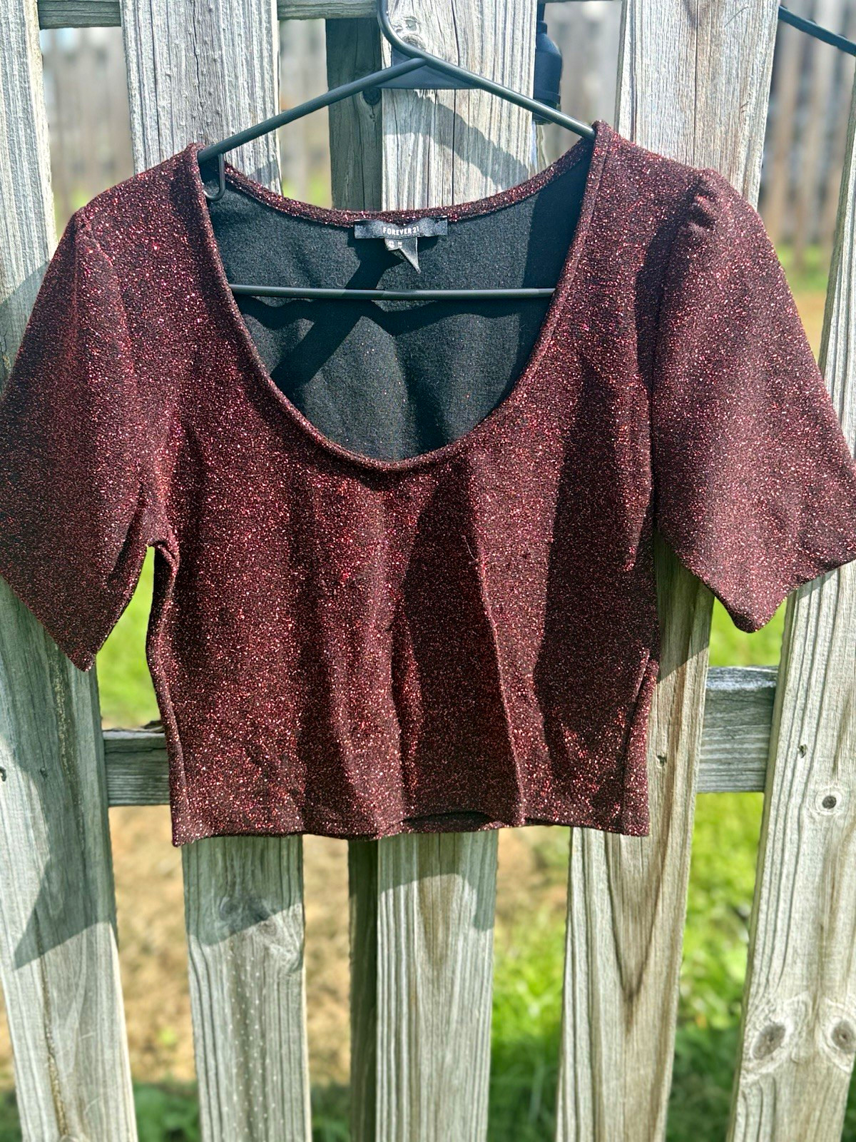 Forever 21 Women\'s M Burgundy/Black Knit Glitter Cropped Top